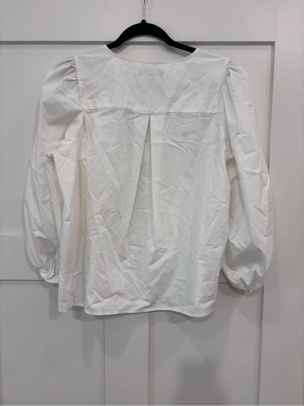 NWOT Banana Republic White V-Neck Puff-Sleeve Blouse Size Large